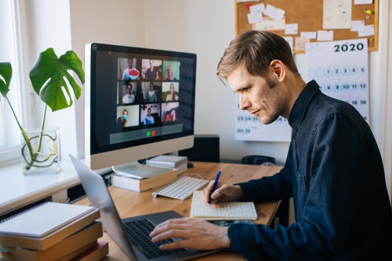 How to effectively manage remote teams